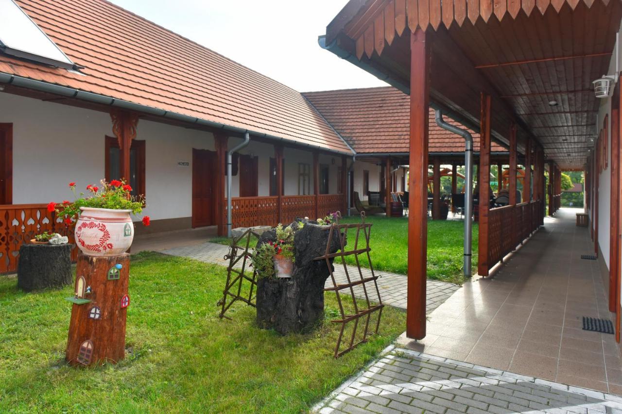Nyakiglab Villa Szegi Eksteriør billede
